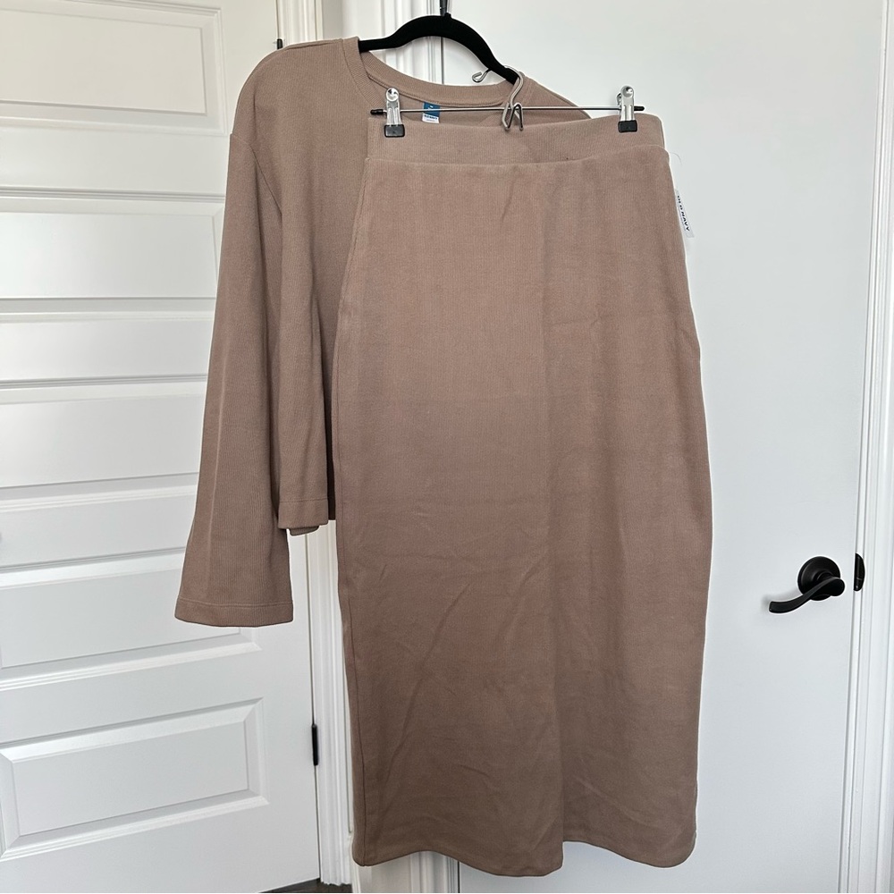 Old Navy Tan Midi Pencil Skirt & Matching Long Sleeve Top Set Size Medium Tall